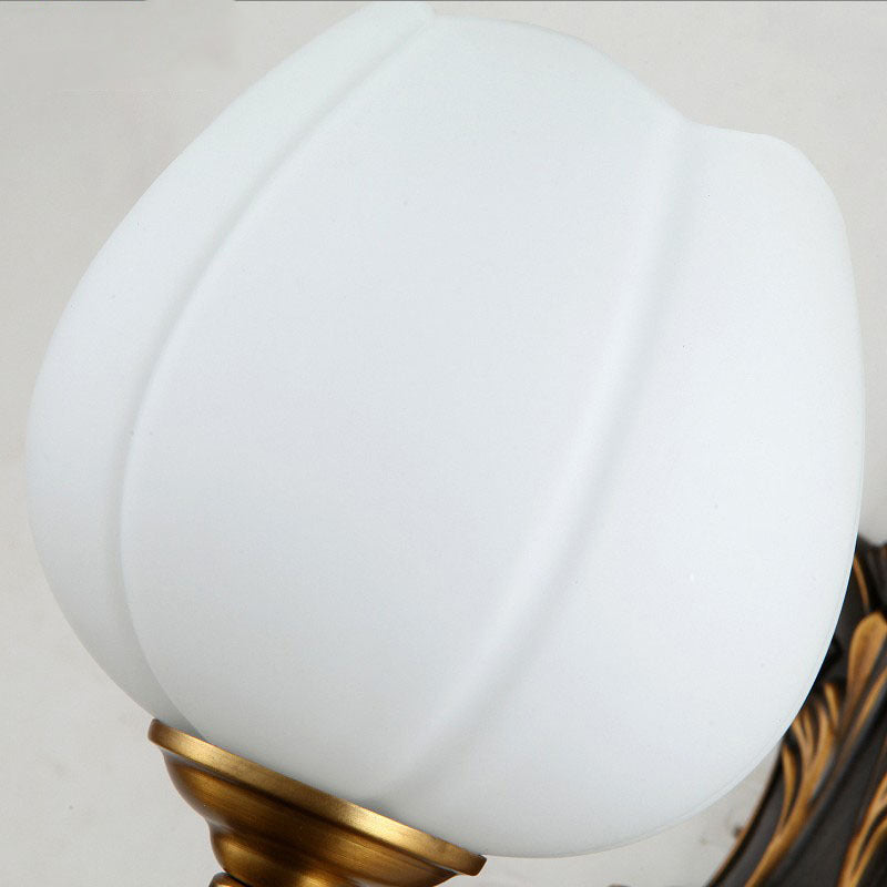 Skørter | 1/2-Light Bowl Wall Lamp Vintage Stylish Antique Brass Metal Wall Light with Milk Glass Shade