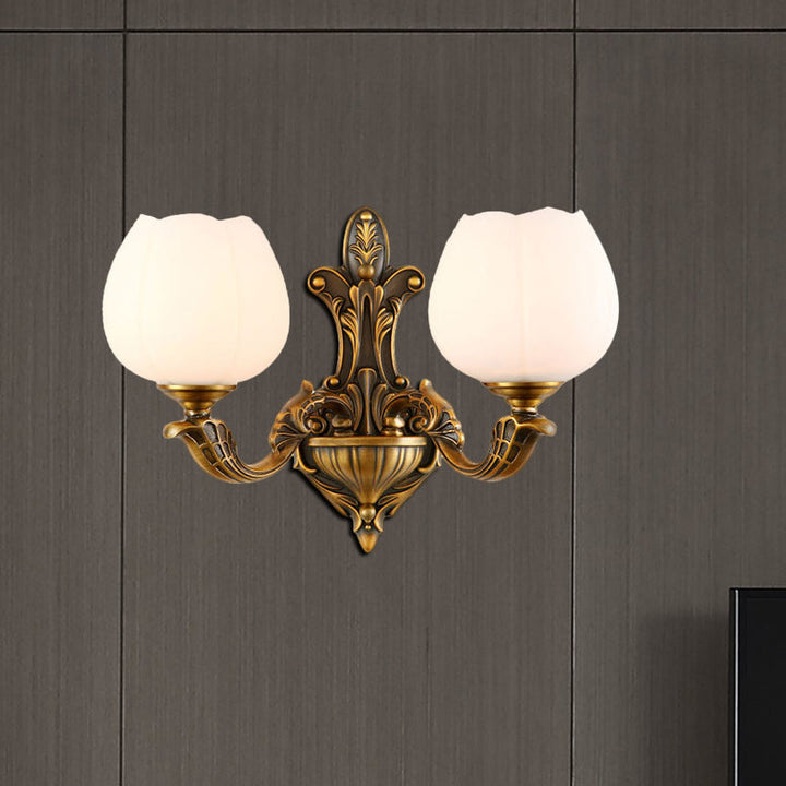 Skørter | 1/2-Light Bowl Wall Lamp Vintage Stylish Antique Brass Metal Wall Light with Milk Glass Shade