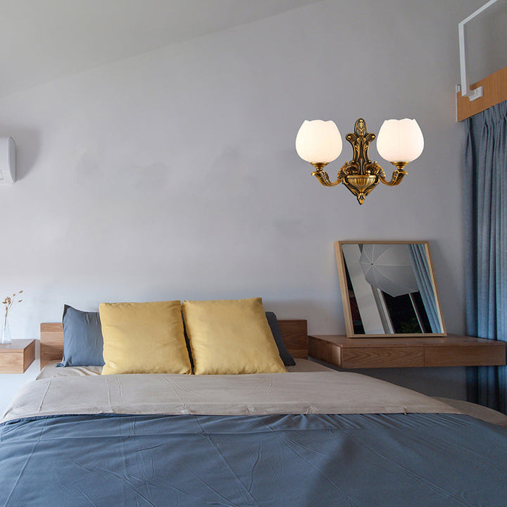 Skørter | 1/2-Light Bowl Wall Lamp Vintage Stylish Antique Brass Metal Wall Light with Milk Glass Shade