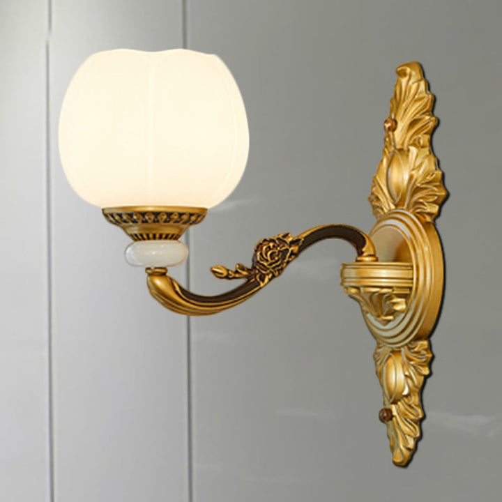 Skørter | Vintage Style Globe Wall Lamp Sconce 1/2-Light Milk Glass and Metal Wall Lamp in Gold for Corridor