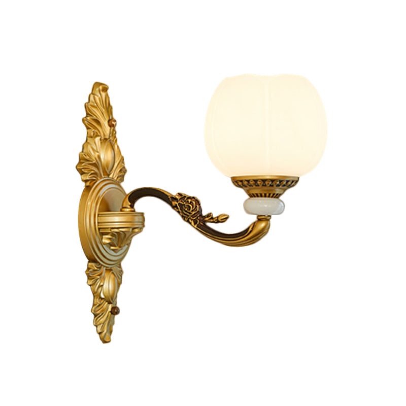 Skørter | Vintage Style Globe Wall Lamp Sconce 1/2-Light Milk Glass and Metal Wall Lamp in Gold for Corridor