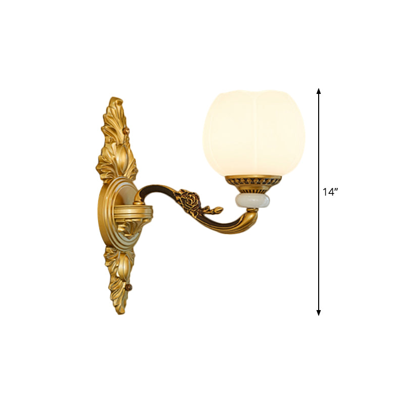 Skørter | Vintage Style Globe Wall Lamp Sconce 1/2-Light Milk Glass and Metal Wall Lamp in Gold for Corridor