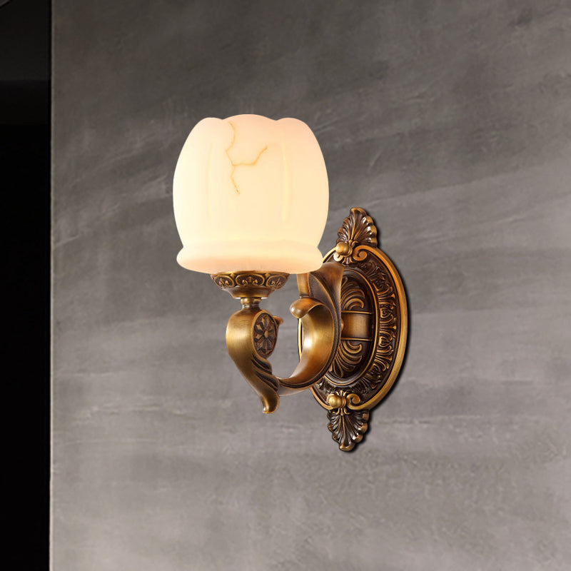 Skørter | Globe white glass wall lamp wall-mounted lamp traditional style 1/2-light living room wall lamp in gold