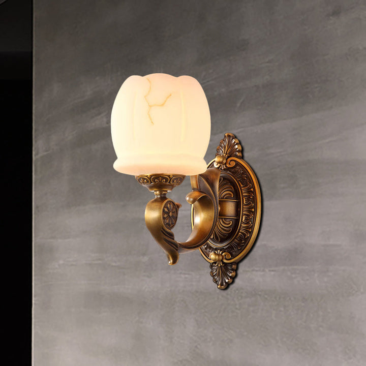 Skørter | Globe white glass wall lamp wall-mounted lamp traditional style 1/2-light living room wall lamp in gold