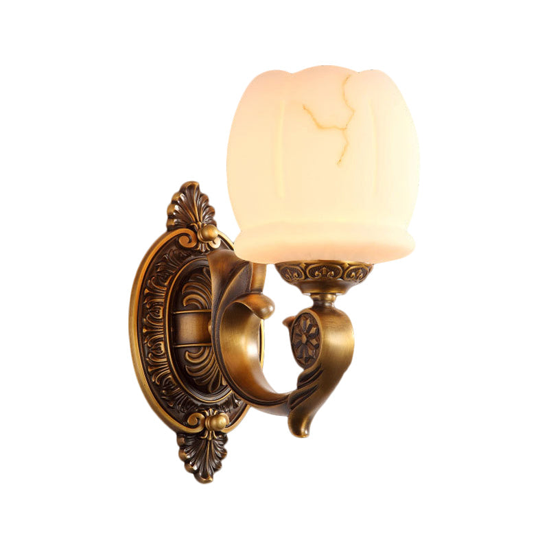 Skørter | Globe white glass wall lamp wall-mounted lamp traditional style 1/2-light living room wall lamp in gold