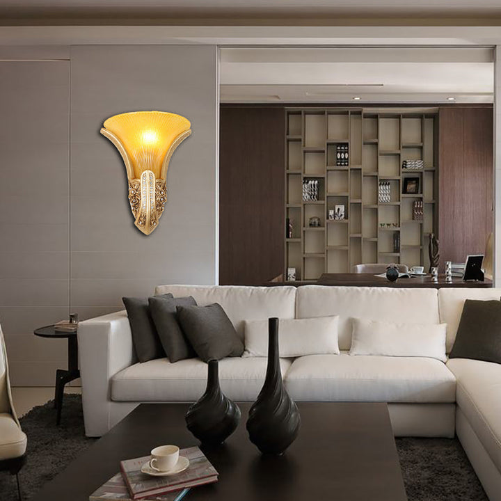 Skørter | Yellow Glass Flower Wall Lamp Modern Style 1 Head Hall Wall Mounted Lamp in Gold