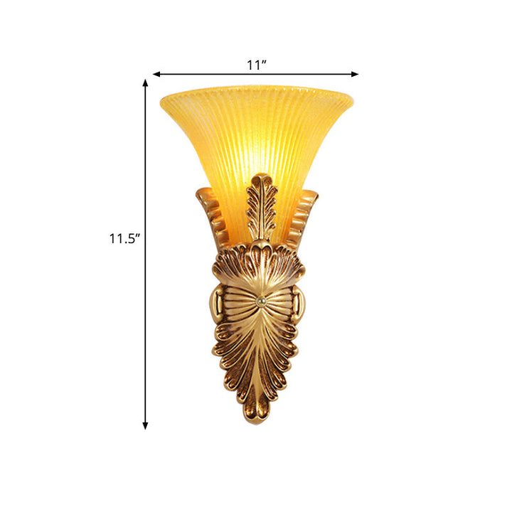 Skørter | 1 head wall lamp with bell shade yellow glass and resin lodge style bedroom wall sconce in gold