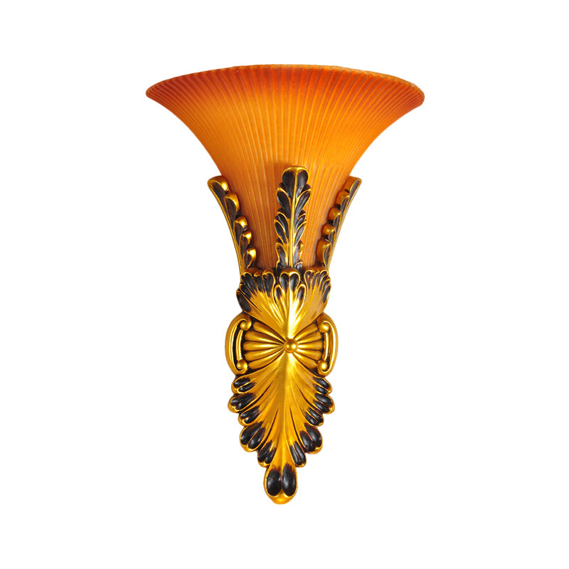 Skørter | Yellow Glass Bell Wall Mounting Lamp Traditional Style 1 Light Hallway Wall Light Lighting in Bronze/Gold