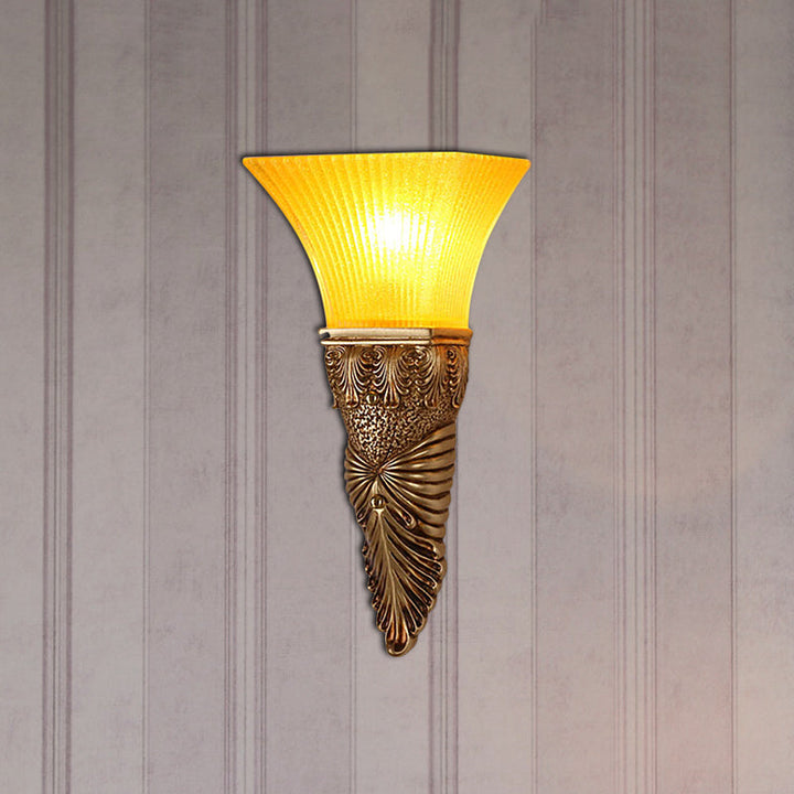 Skørter | Sloping Yellow Glass Wall Lamp Retro Style 1 Head Living Room Wall Mounted Light with Gold/Silver/White and Gold Back Plate