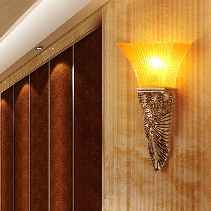 Skørter | Sloping Yellow Glass Wall Lamp Retro Style 1 Head Living Room Wall Mounted Light with Gold/Silver/White and Gold Back Plate