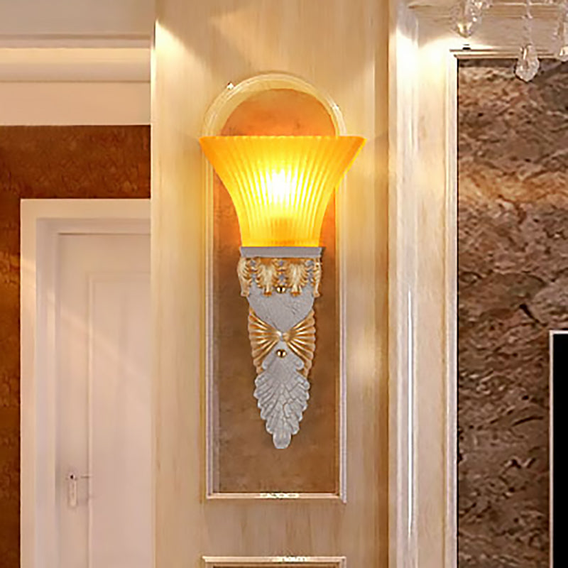 Skørter | Sloping Yellow Glass Wall Lamp Retro Style 1 Head Living Room Wall Mounted Light with Gold/Silver/White and Gold Back Plate