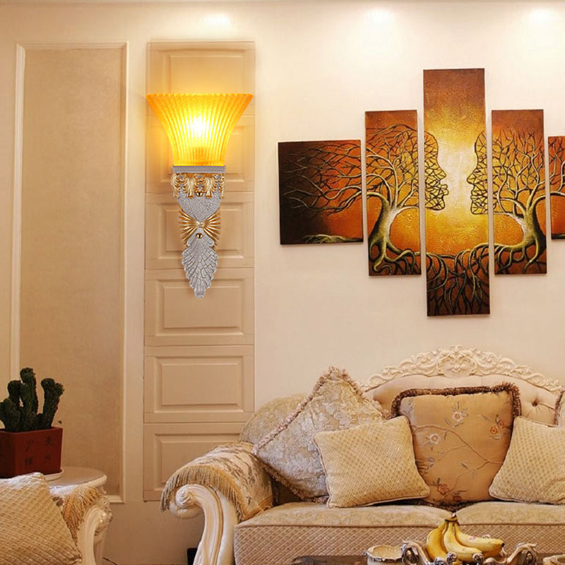 Skørter | Sloping Yellow Glass Wall Lamp Retro Style 1 Head Living Room Wall Mounted Light with Gold/Silver/White and Gold Back Plate