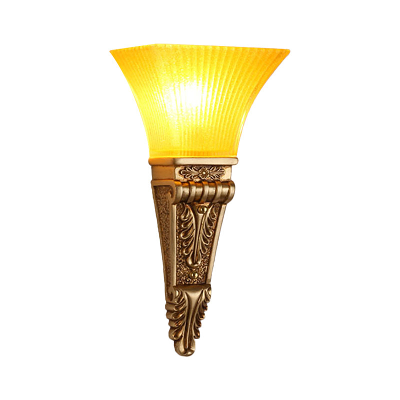 Skørter | Modern Style Bell Wall Light 1 Bulb Yellow Glass and Resin Wall Mounted Lamp in Gold/White for Foyer, 14"/19" B