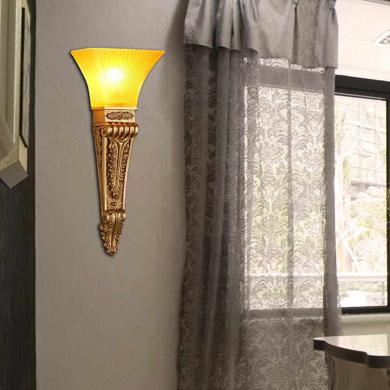 Skørter | Modern Style Bell Wall Light 1 Bulb Yellow Glass and Resin Wall Mounted Lamp in Gold/White for Foyer, 14"/19" B