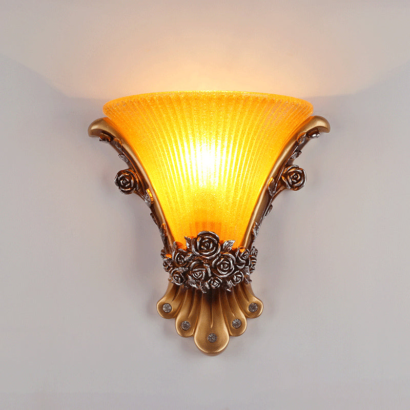 Skørter | 1 Light Wall Lamp with Tapered Shade Yellow Glass Modernist Style Bedroom Wall Lamp Wall Light with Rose Deco