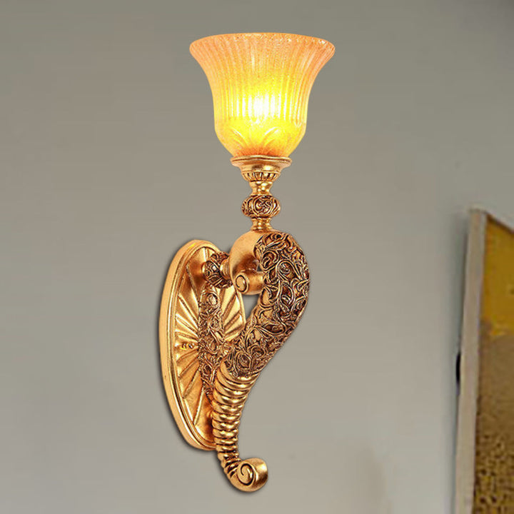 Skørter | Retro style bell wall lamp 1 bulb amber glass wall lighting with bronze/gold curved arm for bedroom