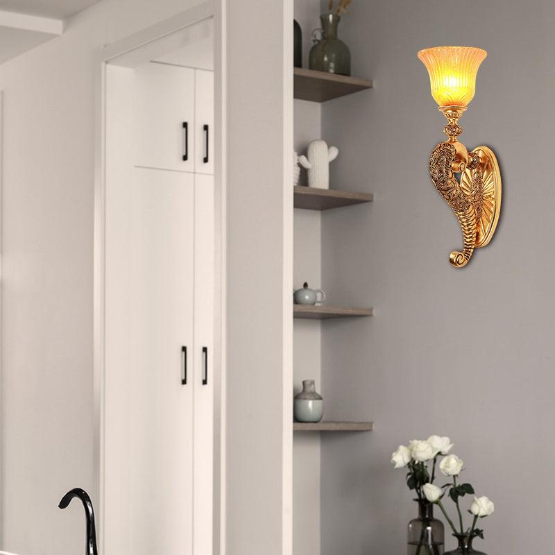 Skørter | Retro style bell wall lamp 1 bulb amber glass wall lighting with bronze/gold curved arm for bedroom