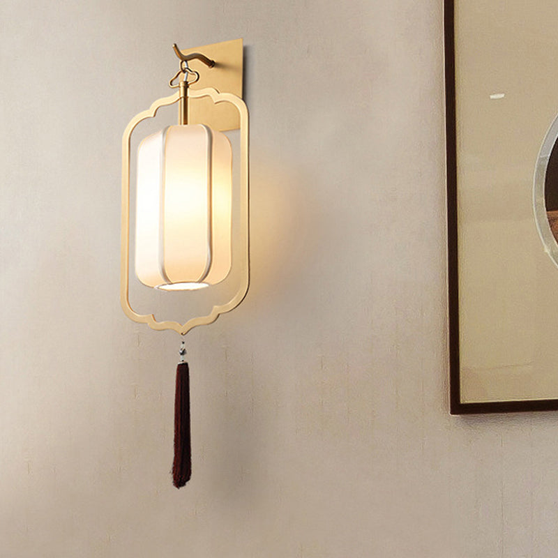 Skørter | Metal Lantern Wall Lamp Traditional Style 1 Light Nightstand Wall-Mounted Lamp in Gold