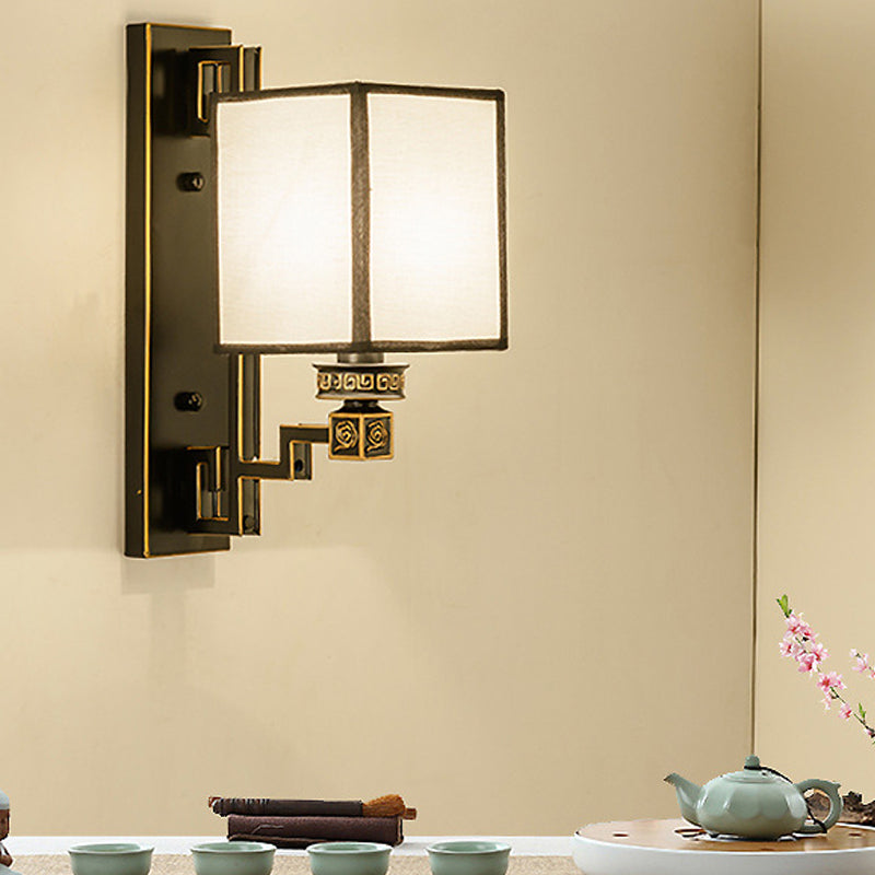 Skørter | 1 Light Fabric Wall Lighting Idea Traditional Style White Rectangular Living Room Wall Lamp
