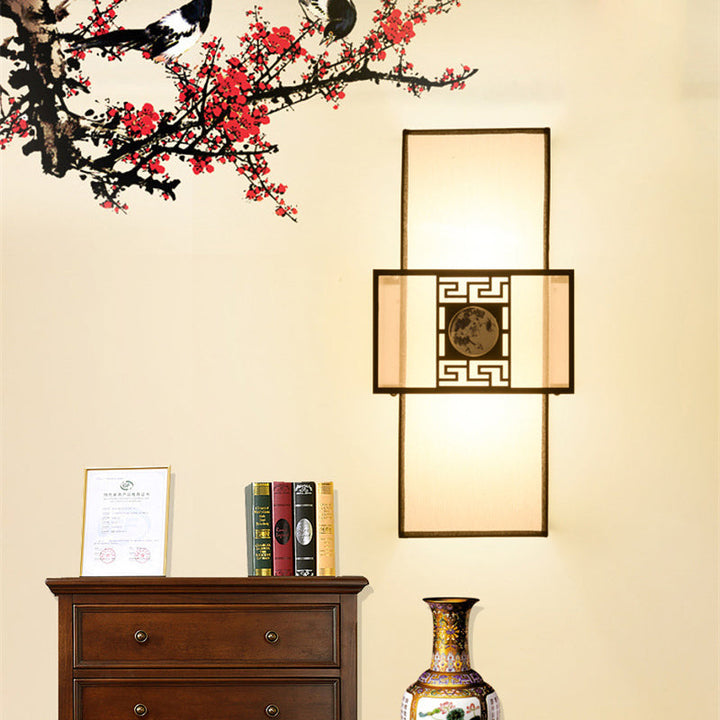 Skørter | Fabric Rectangular Wall Lamp Classic 1 Light Bedside Sconces Light Fixture in White with Metal Frame