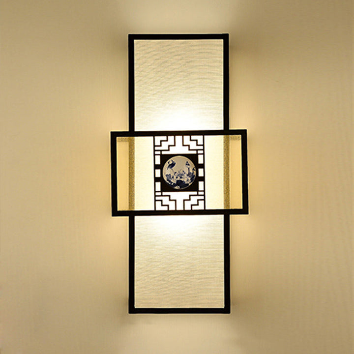 Skørter | Fabric Rectangular Wall Lamp Classic 1 Light Bedside Sconces Light Fixture in White with Metal Frame