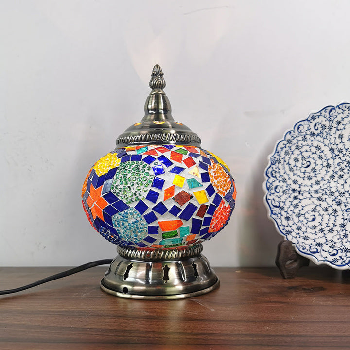 Lisslune | Globerra – Complicated globe-colored glass lamp