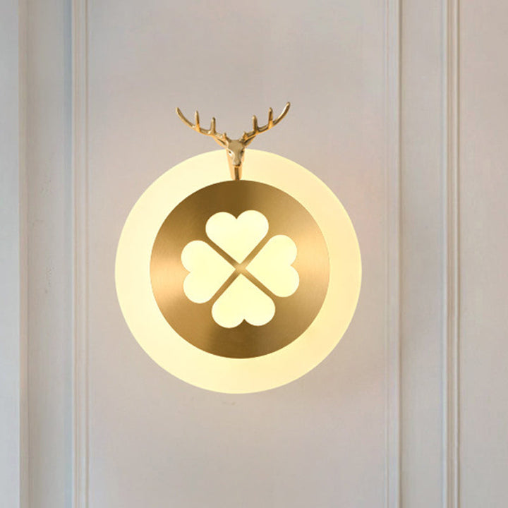 Skørter | Metal Circle Wall Lamp Traditional Living Room LED Wall Lighting Fixture in Brass/Black with Lucky Clover Pattern