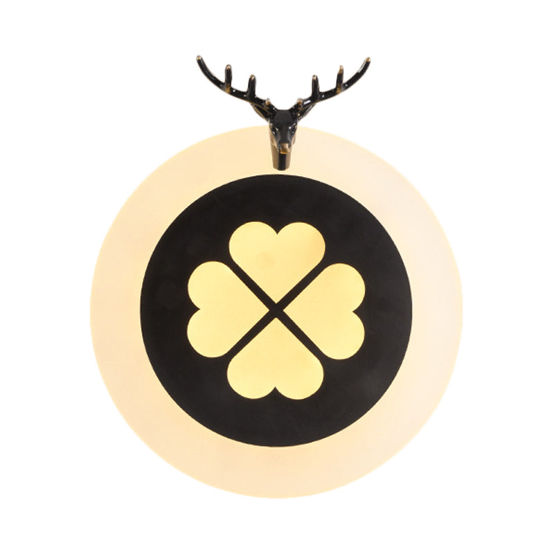 Skørter | Metal Circle Wall Lamp Traditional Living Room LED Wall Lighting Fixture in Brass/Black with Lucky Clover Pattern