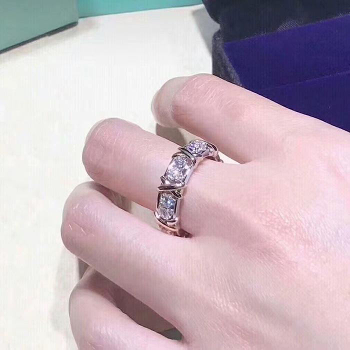 Lisslune | "Sparkle Your Fingertips - Explore Our Ring World"