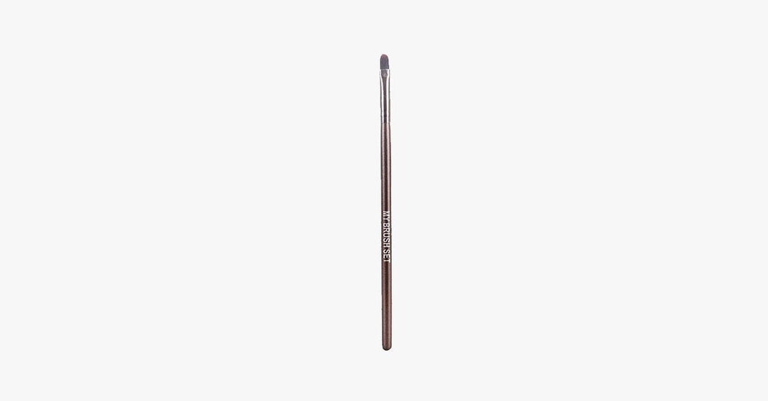 Lisslune | Eyebrow Brush – Achieve a sharp eyeliner every time for a dramatic look!