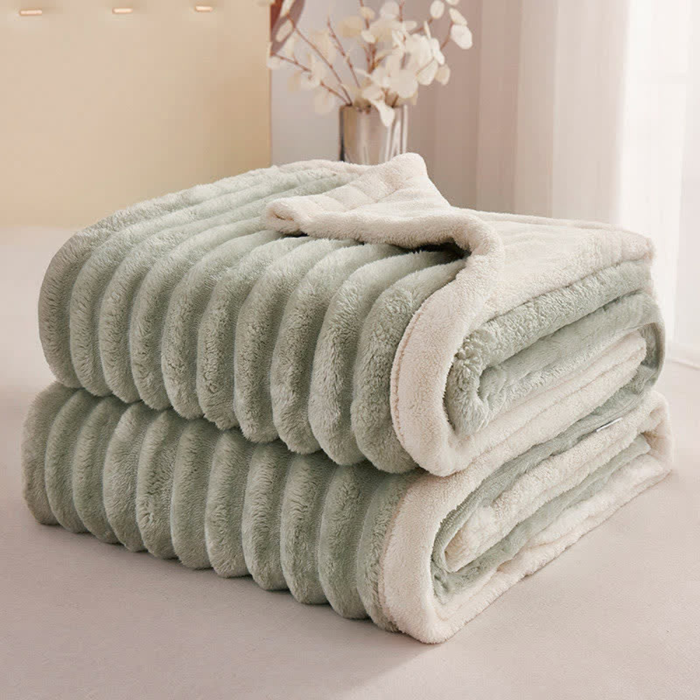 Lisslune | Snuggly Synthetic Fur Fleece Blanket