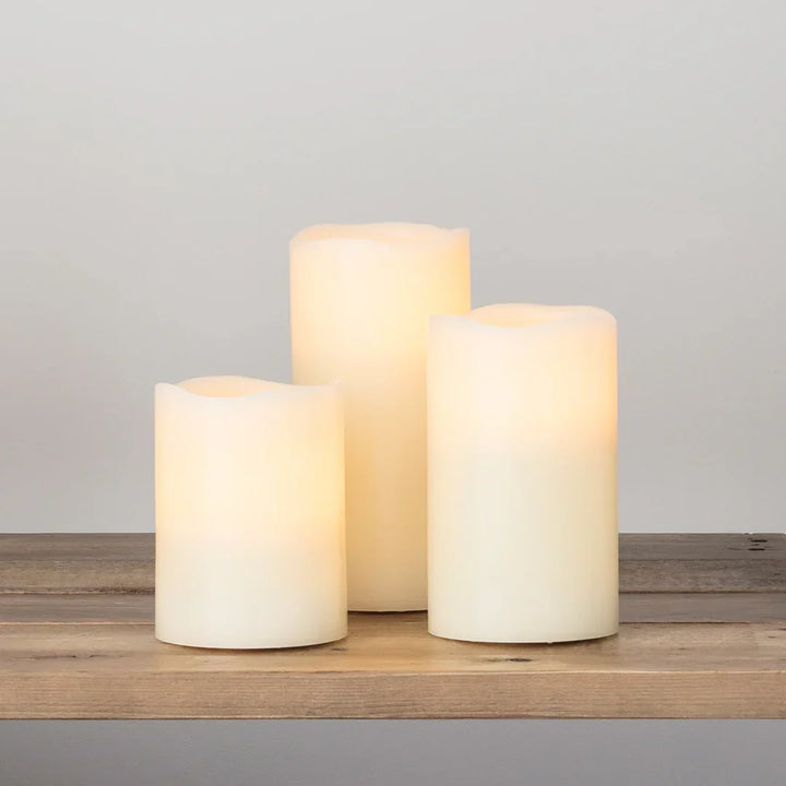 Lisslune | Set with 3 tall flameless wax LED candles