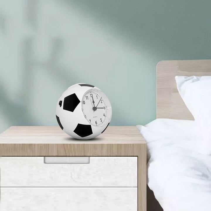 Lisslune | GoalTime – Football-inspired analog alarm clock with funny design