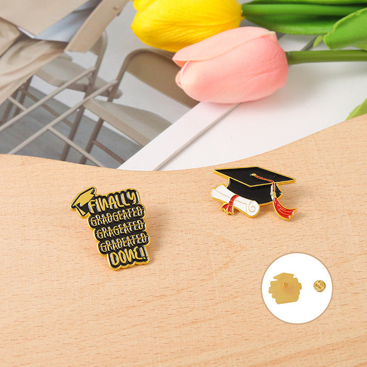 Lisslune | Graduation Season Metal Commemorative Pin
