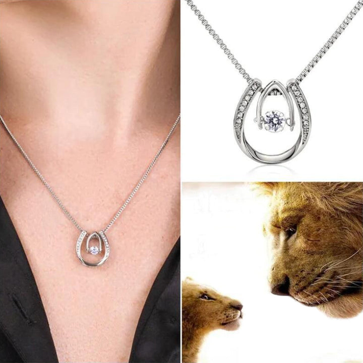 Lisslune | Horseshoe Necklace