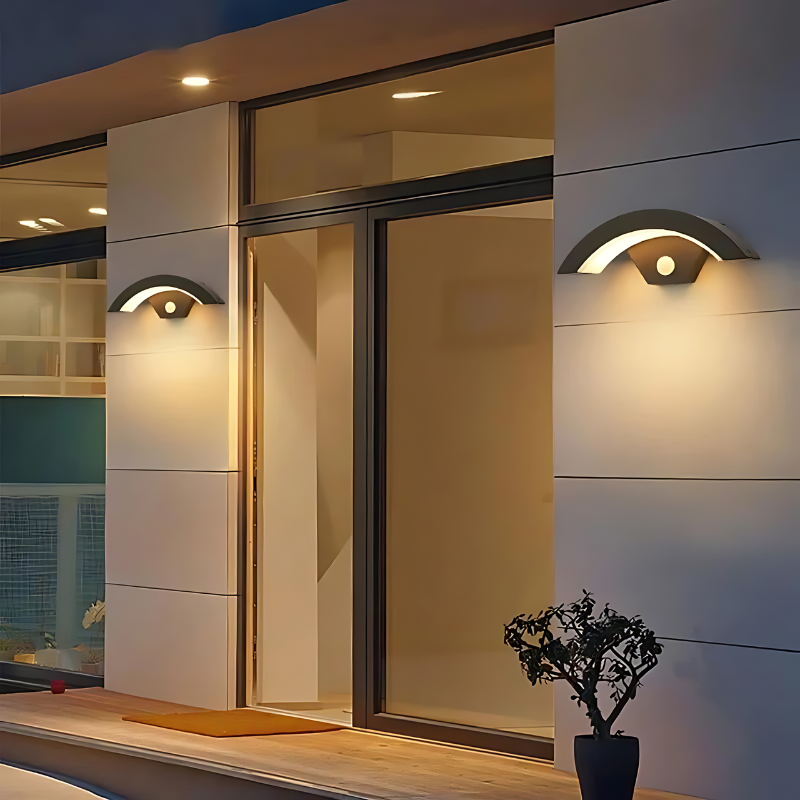 Lisslune | EverGlow - Weather-resistant LED light