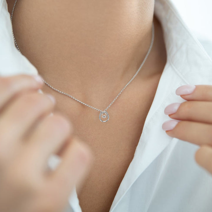 Lisslune | Horseshoe Necklace