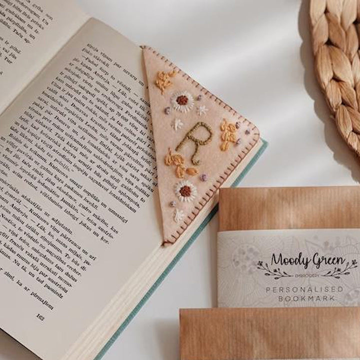 Lisslune | Personalized hand-stitched corner bookmark