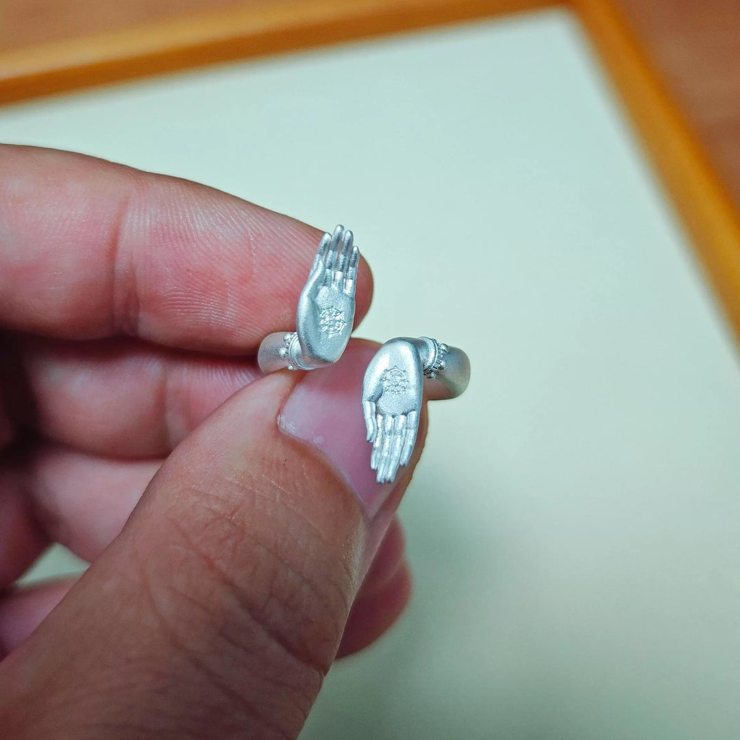 Lisslune | Fearless Wish Buddha Hand Ring - Chic Couple Gift