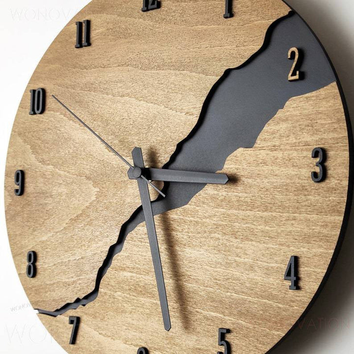 Lisslune | RusticEdge – Unique wall clock with cracked wood surface and rustic elegance