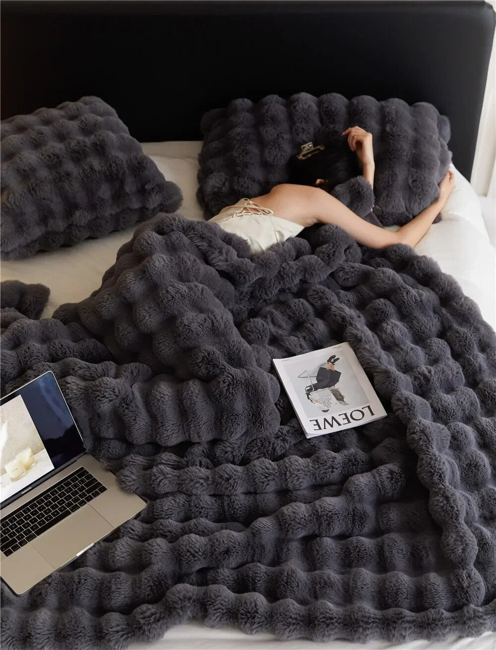 Lisslune | SnugWrap | Luxury Plush Blanket for Ultimate Warmth & Comfort