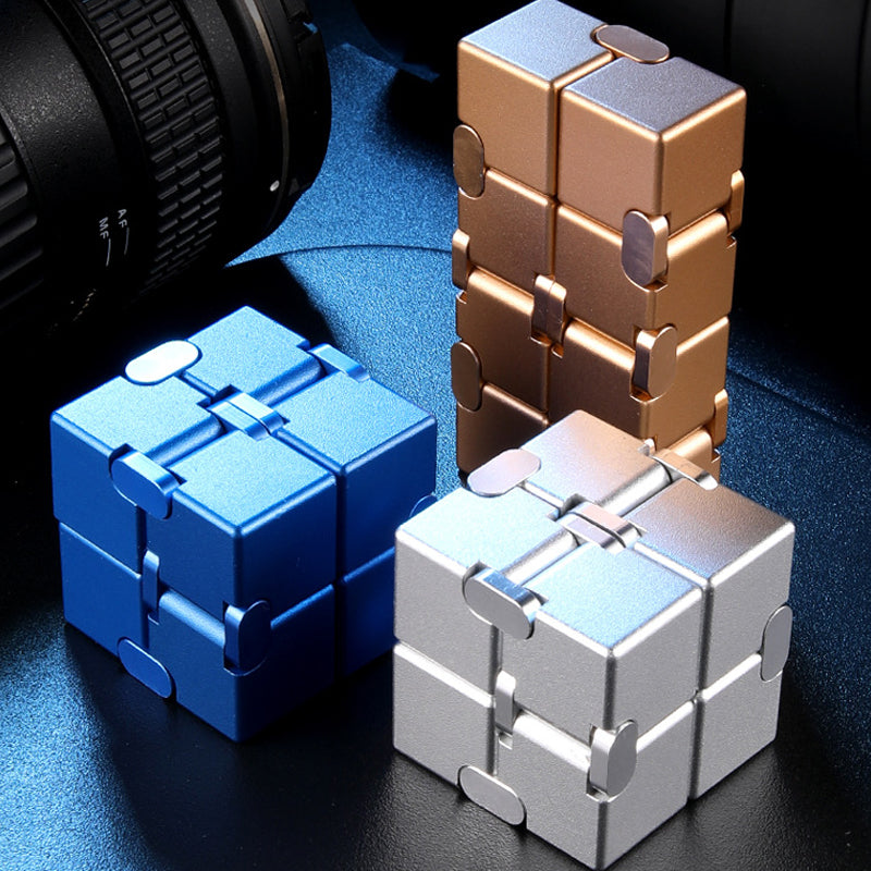 Lisslune | Infinite Cube