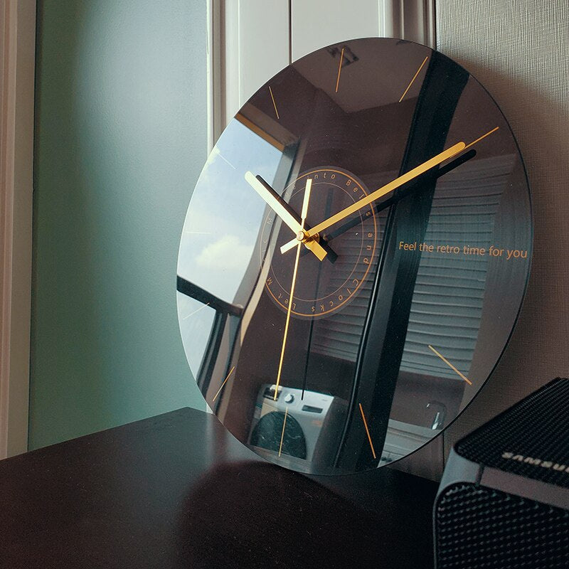 Lisslune | Elegant Wall Clock Made of Glass