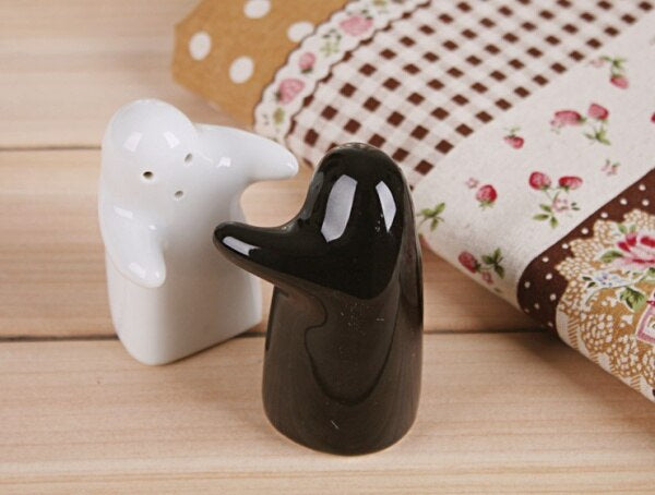 Lisslune | 2PCS Love Hug Seasoning Shakers Sets
