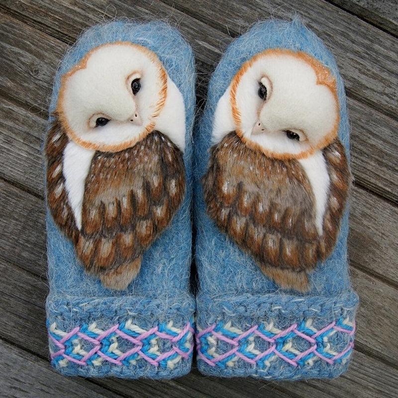 Lisslune | Handknitted Nordic gloves made of wool with owls