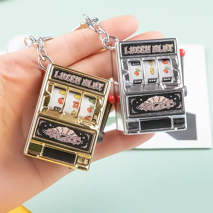 Lisslune | Keychain designed as a slot machine