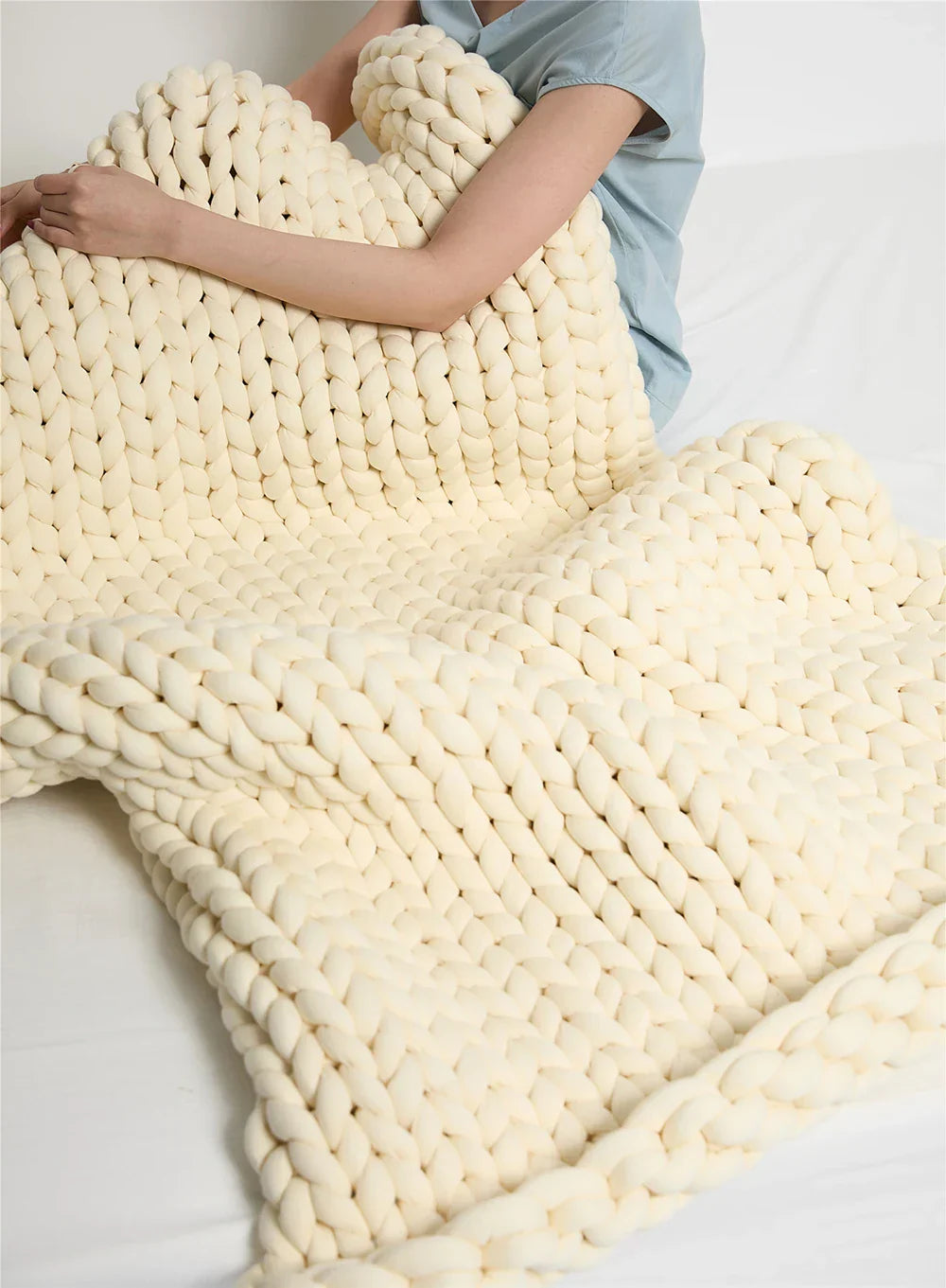 Lisslune | Chunky Knit Handmade Weighted Throw – Ultra-Cozy & Stylish Blanket