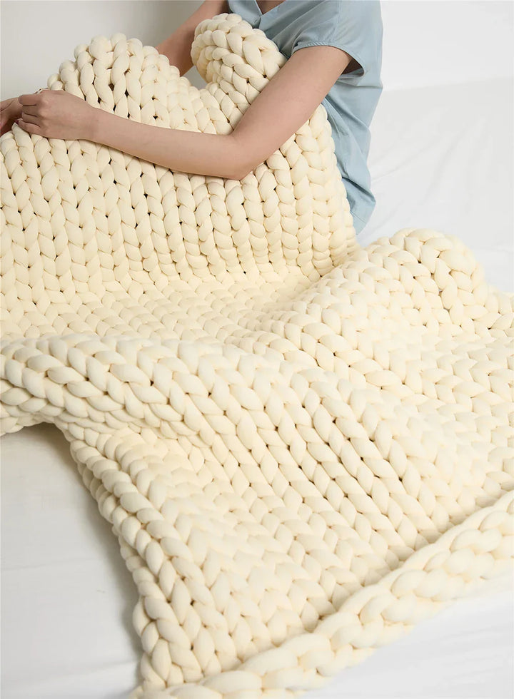 Lisslune | Chunky Knit Handmade Weighted Throw – Ultra-Cozy & Stylish Blanket