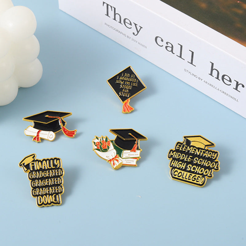 Lisslune | Graduation Season Metal Commemorative Pin