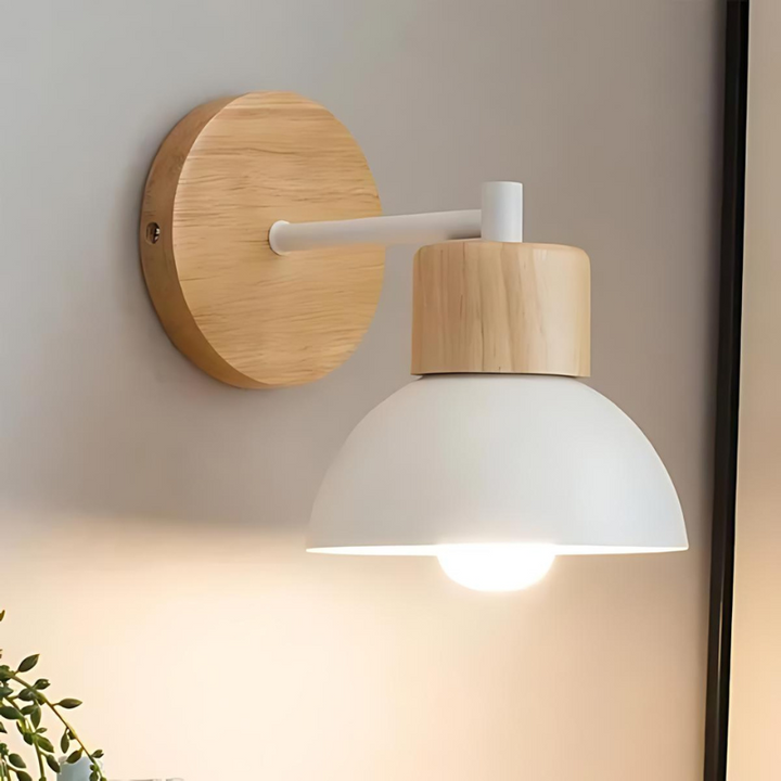 Lisslune | Stylish wall lamp made of wood for a harmonious home